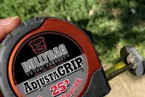 BullyBag AdjustaGRIP tape measure with magnetic tip